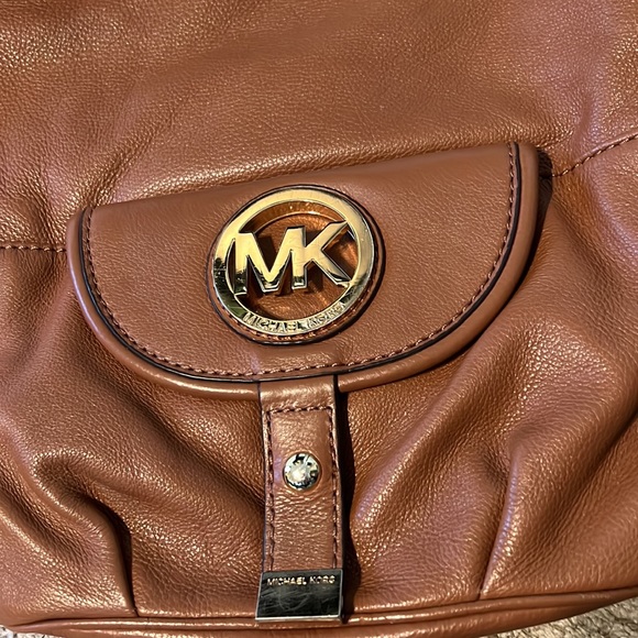 Michael Kors leather purse - Picture 2 of 8